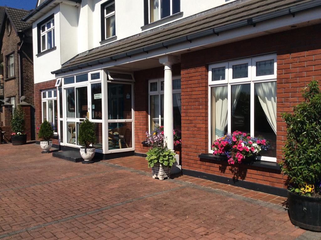 Westwinds Guestlodge Galway Exterior foto
